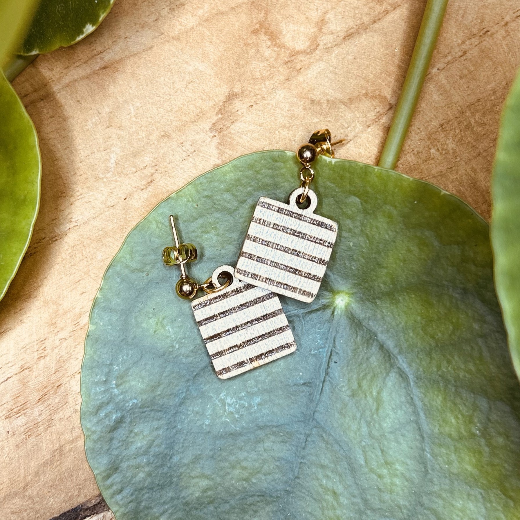 Holzohrring "Kante", natur