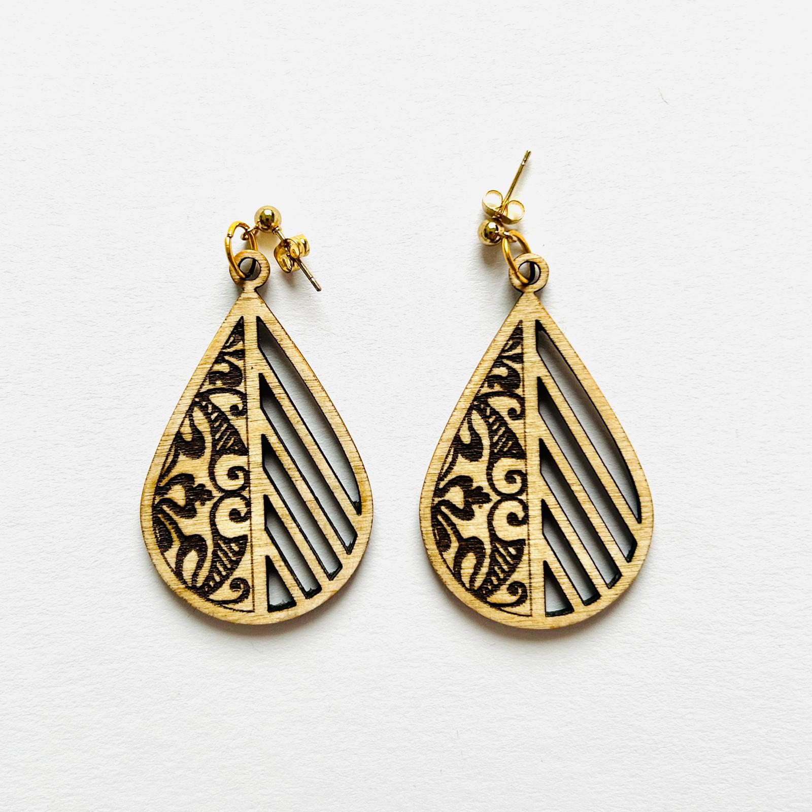 Ohrring "Große Tropfen mit Gravur"