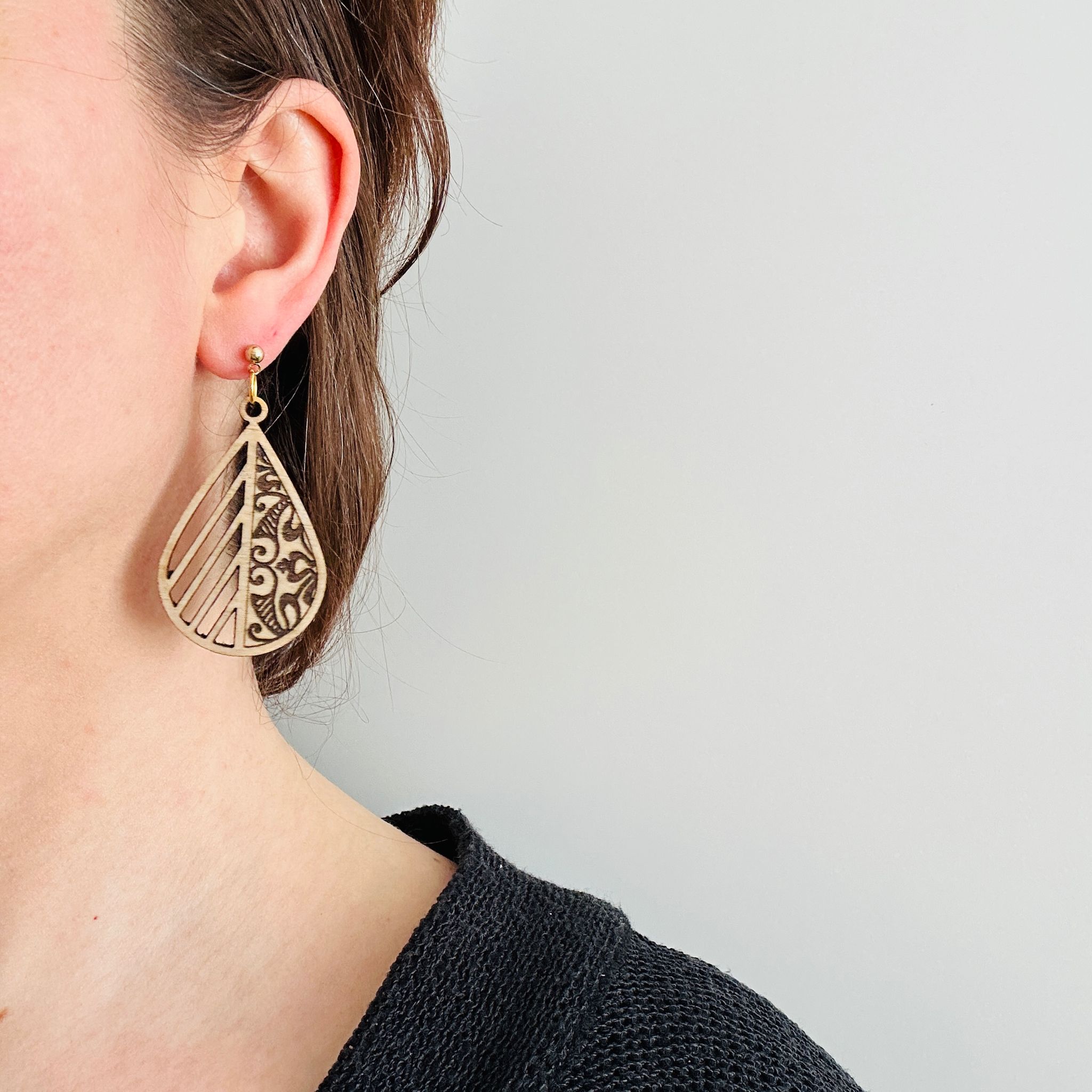 Ohrring "Große Tropfen mit Gravur"