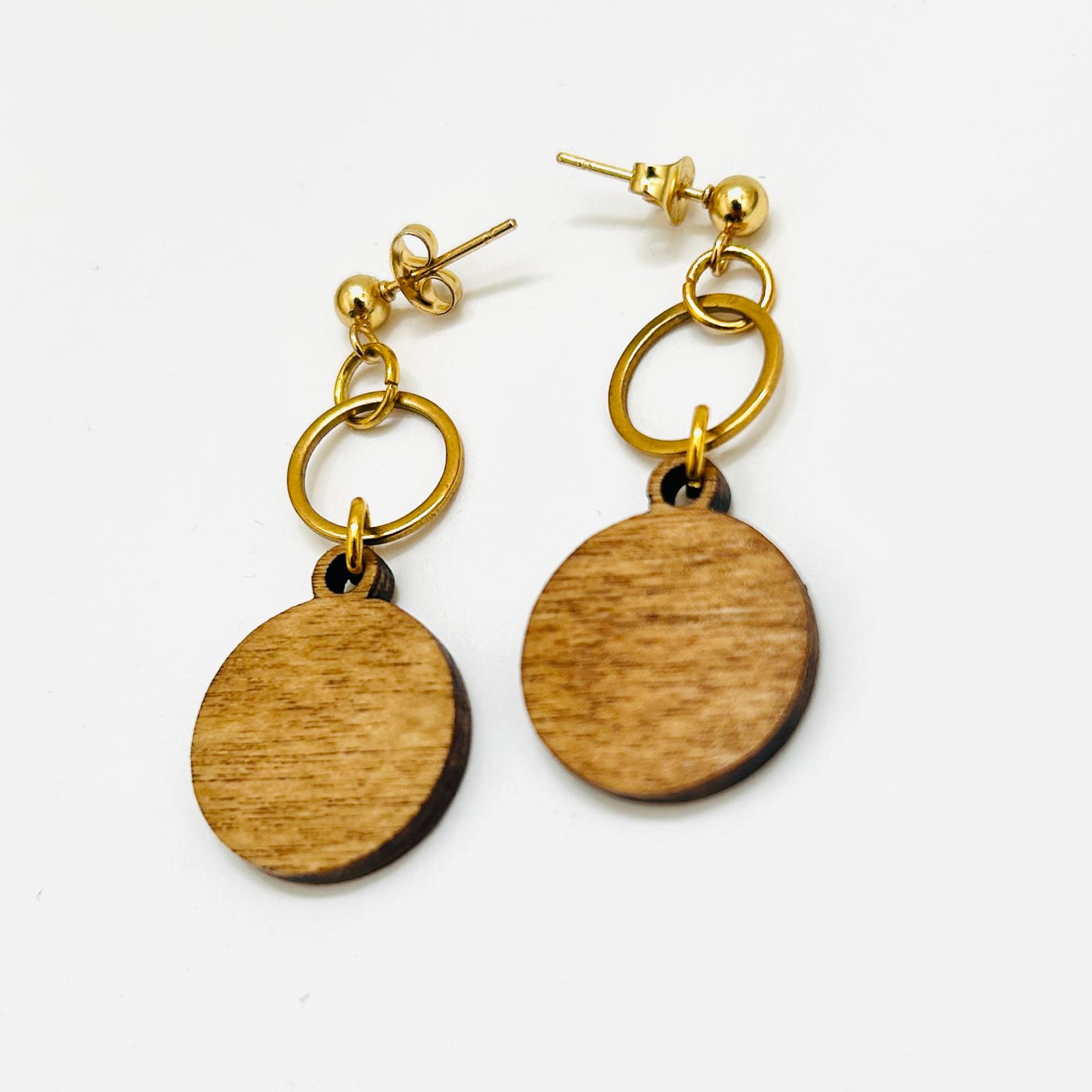 Ohrring "Runder Holzanhänger mit Metallring"