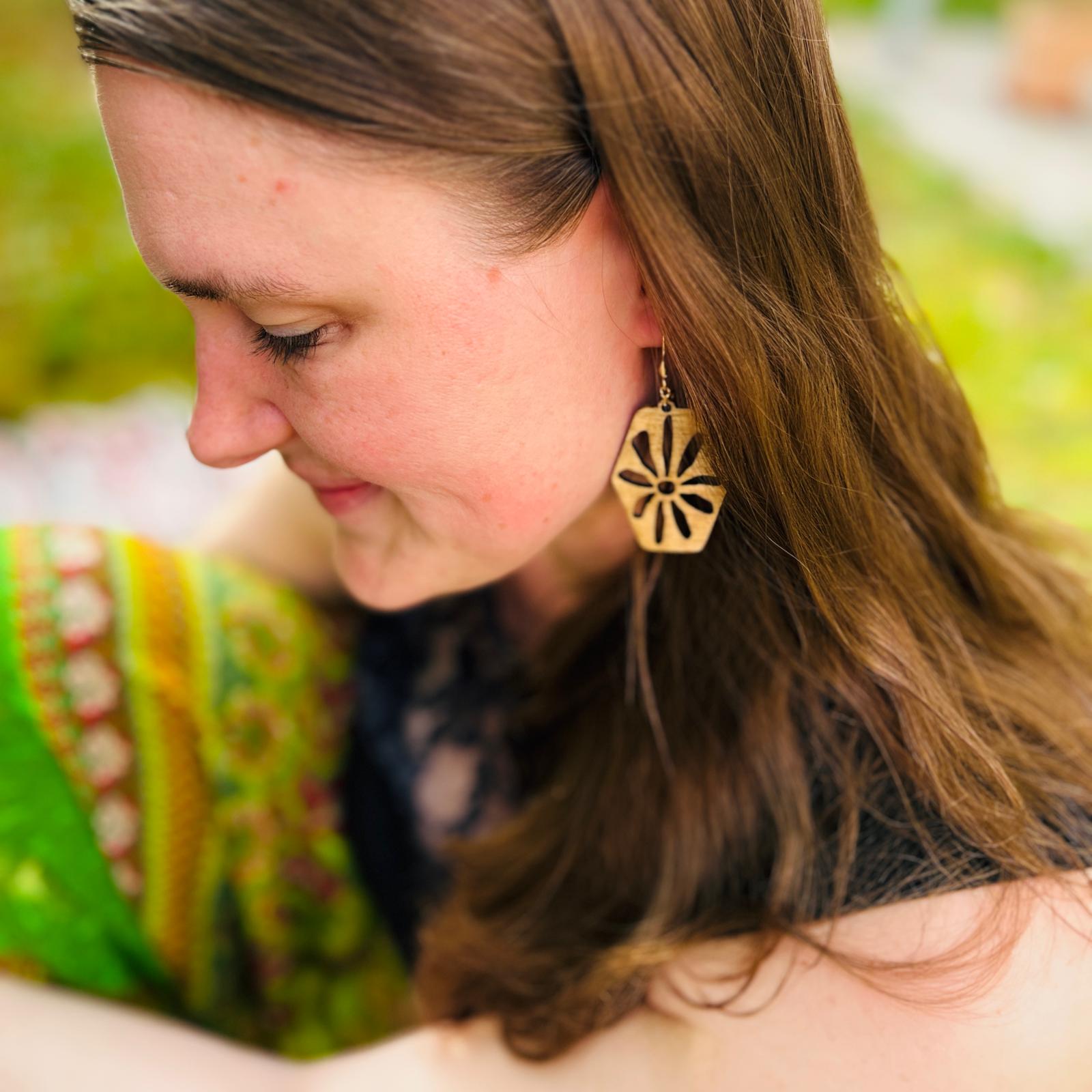 Ohrring „Petal Hex“