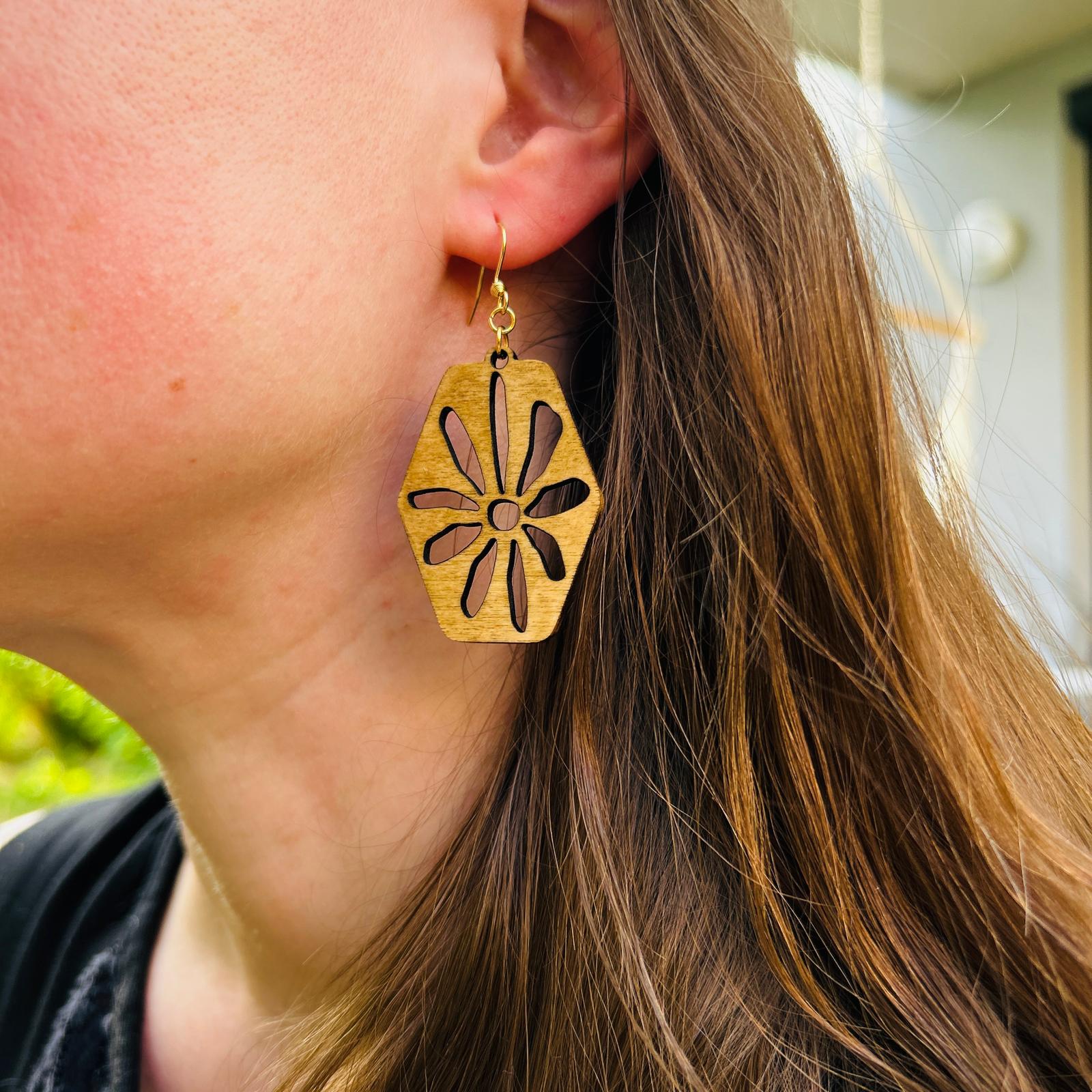 Ohrring „Petal Hex“