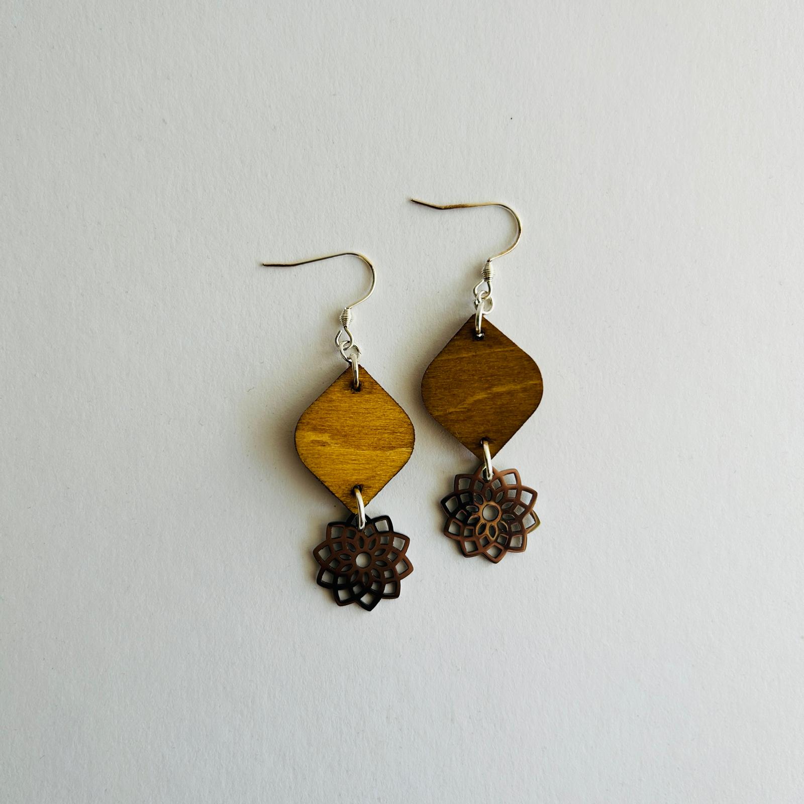 Ohrring „Raute & Blume“