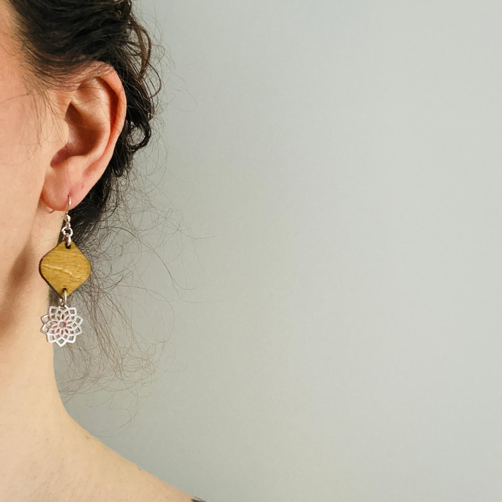 Ohrring „Raute & Blume“