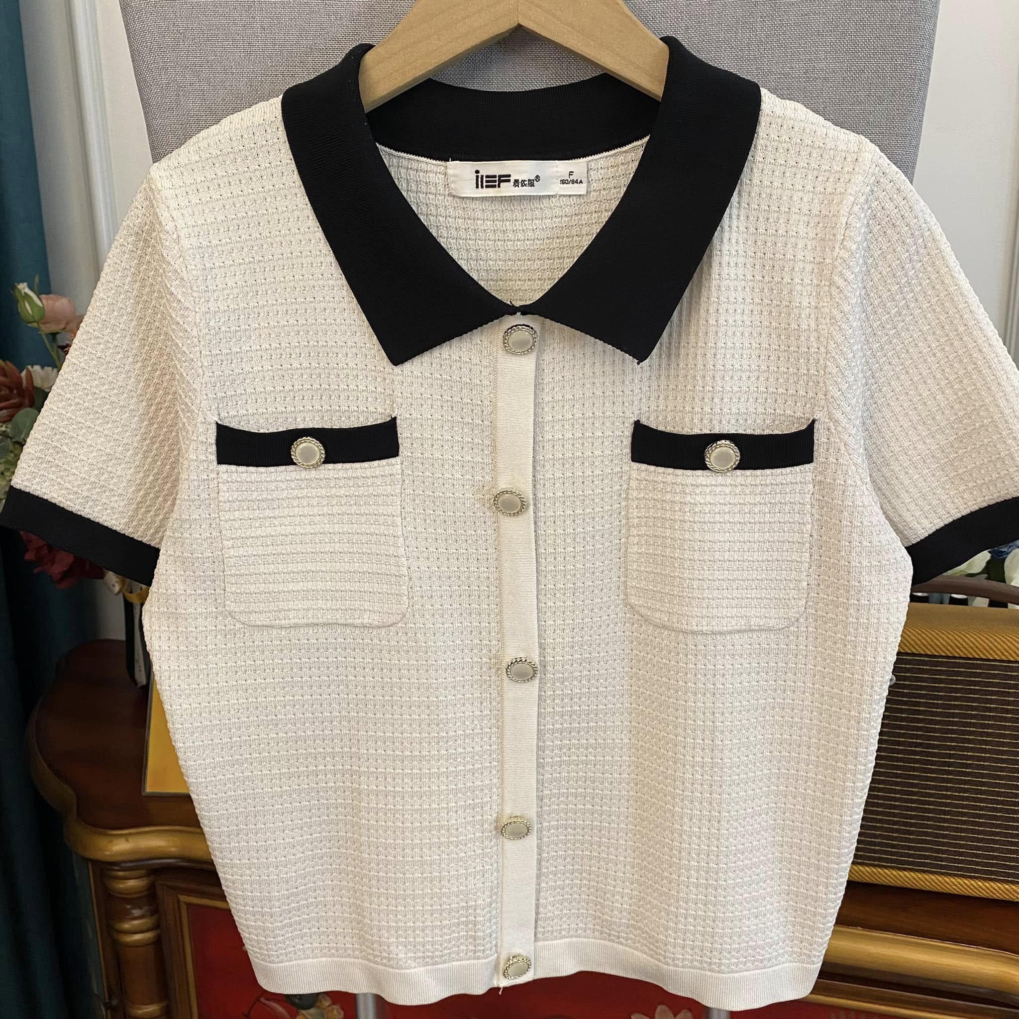 Áo Mongtoghi Nữ Cộc Tay - Có Cổ