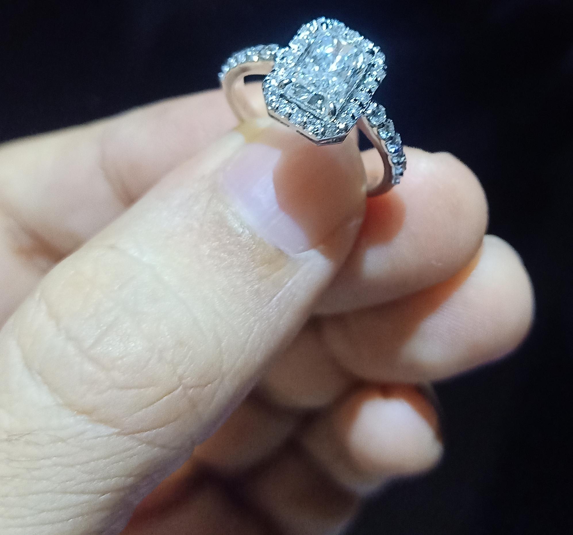 Radiance Reimagined: The Perfect Lab-Grown Diamond Engagement Ring