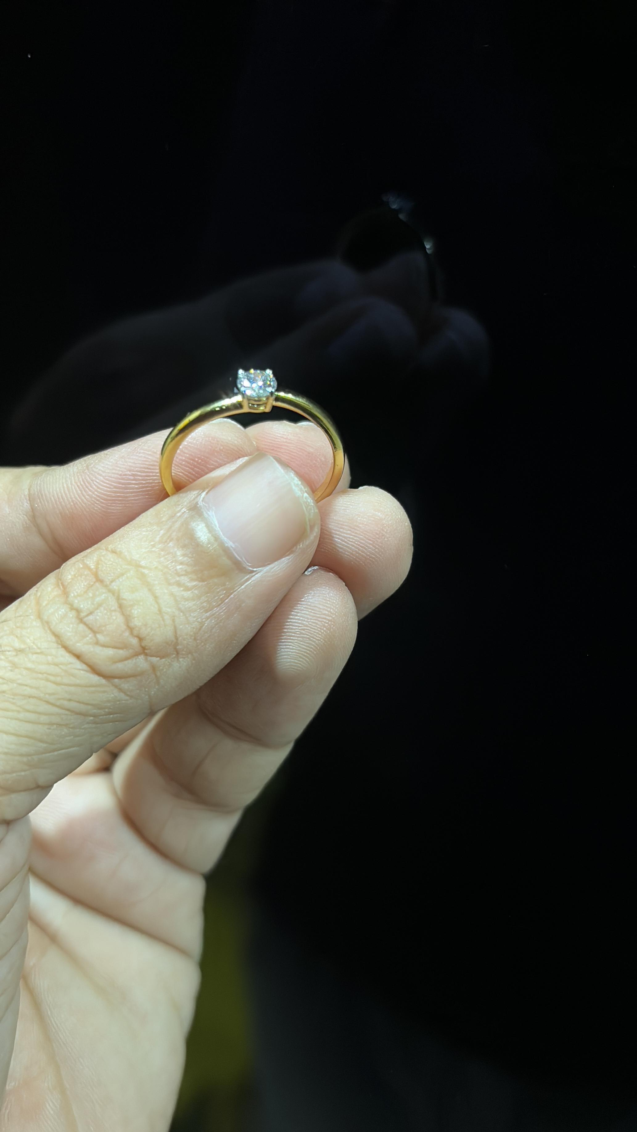 Effortless Elegance: The Light-Weight Lab-Grown Diamond Ring