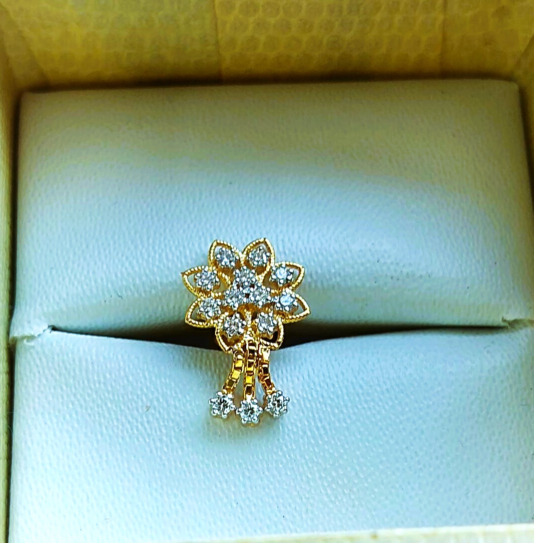 Traditional Marathi Diamond Nath