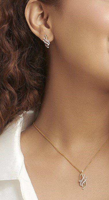 Flame-Inspired Diamond Pendant Set