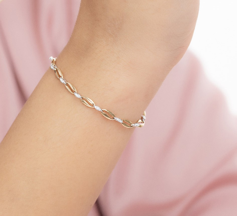 Twist Link Diamond Bracelet