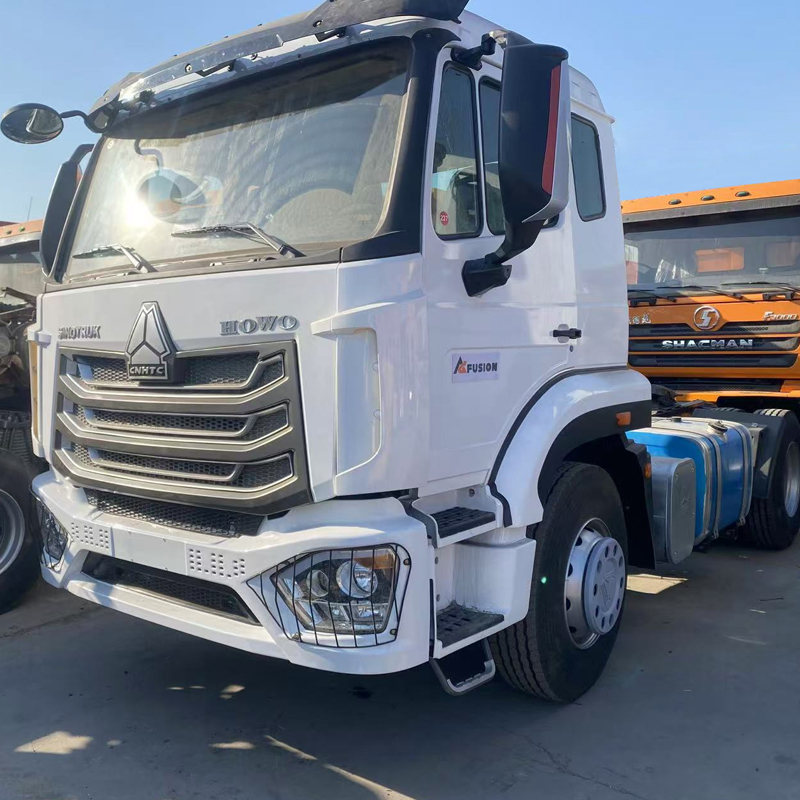 HOWO Tractor Truck Trailer Head Brand New 4X2 430Hp Tractor Truck 