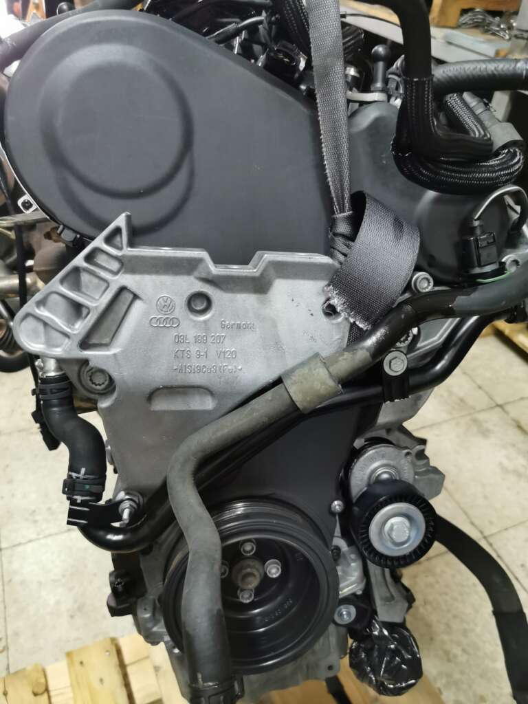 MOTORE USATO VOLKSWAGEN AUDI 2.0 TD COMPLETO DI INIEZIONE E TURBO AVENTE SIGLA CFF CFG