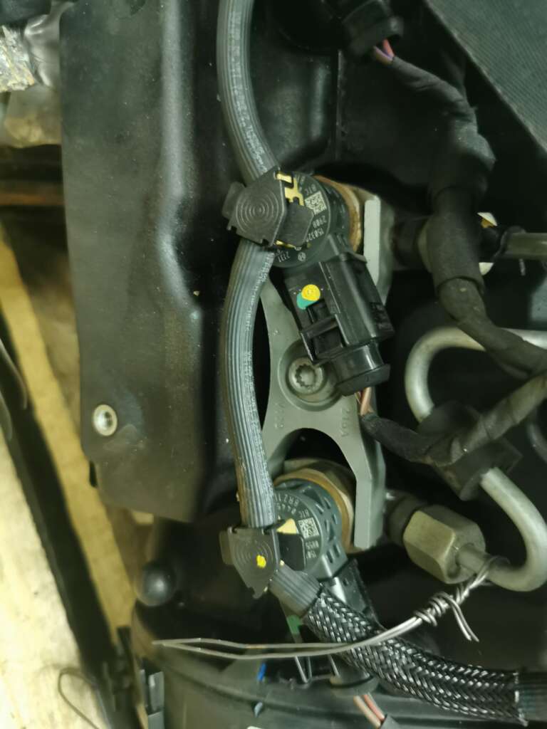 MOTORE USATO AUDI  1.6 TD AVENTE SIGLA CXM