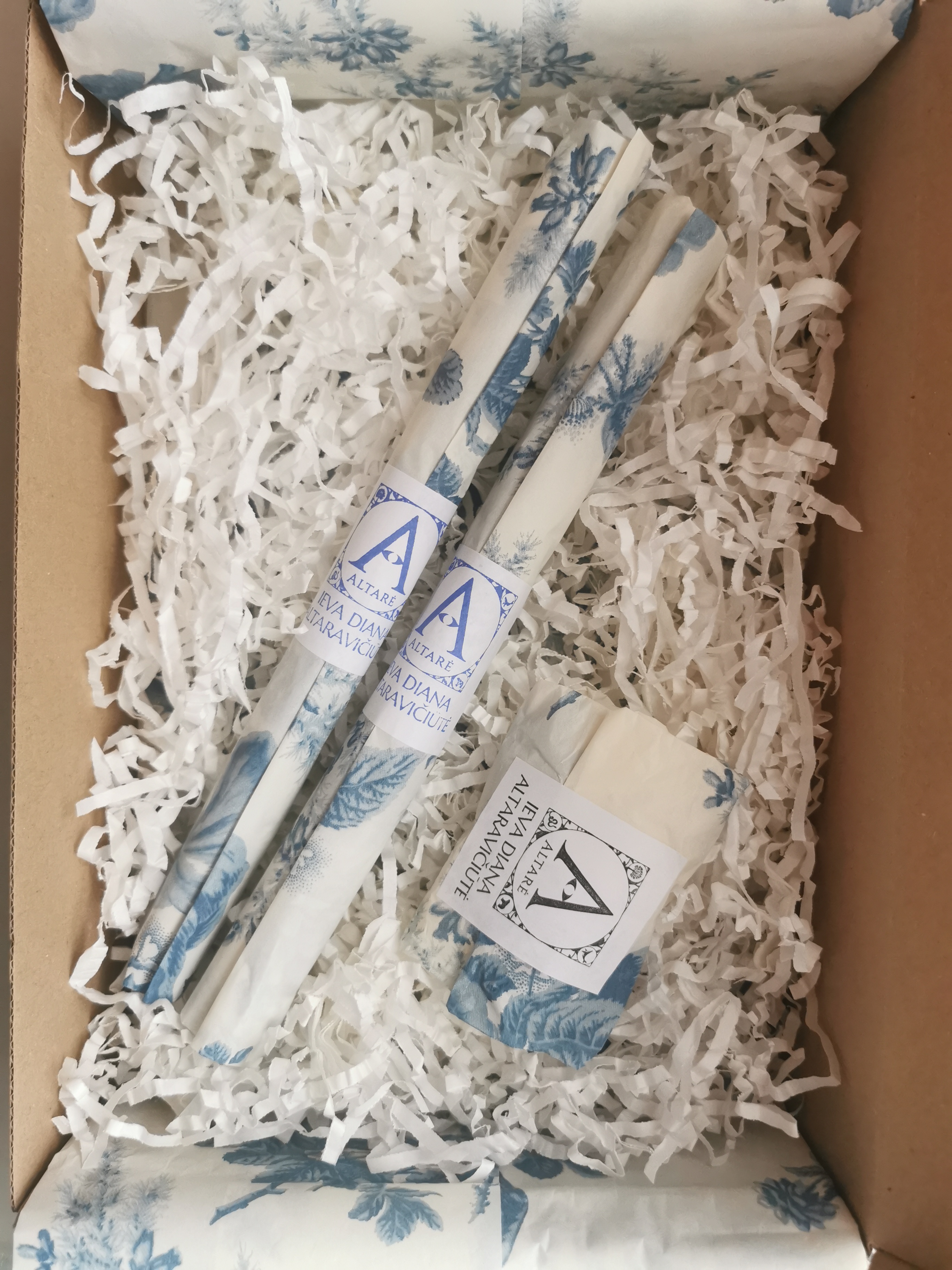 4 žydros persefonės žvakės