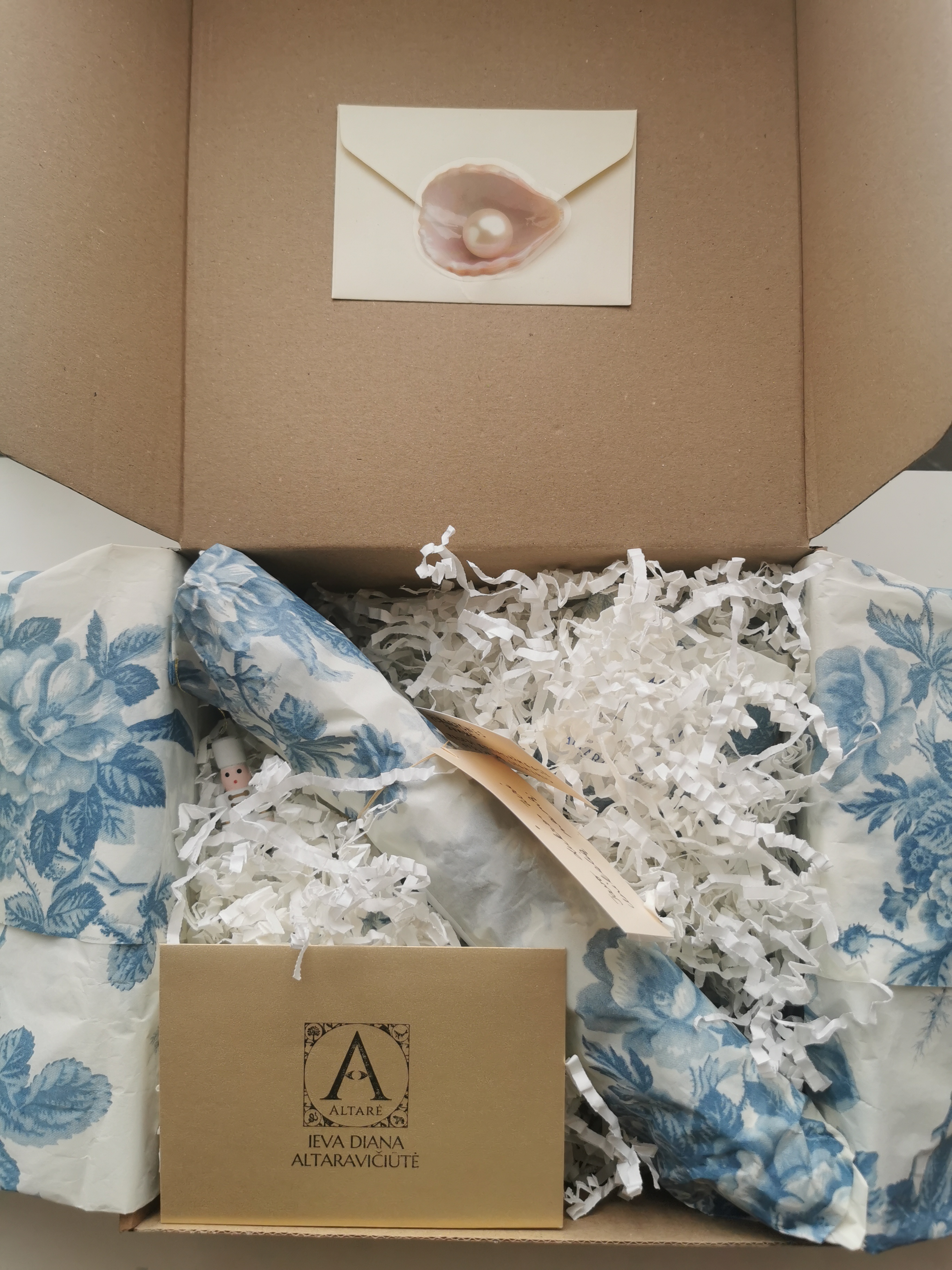 4 žydros persefonės žvakės