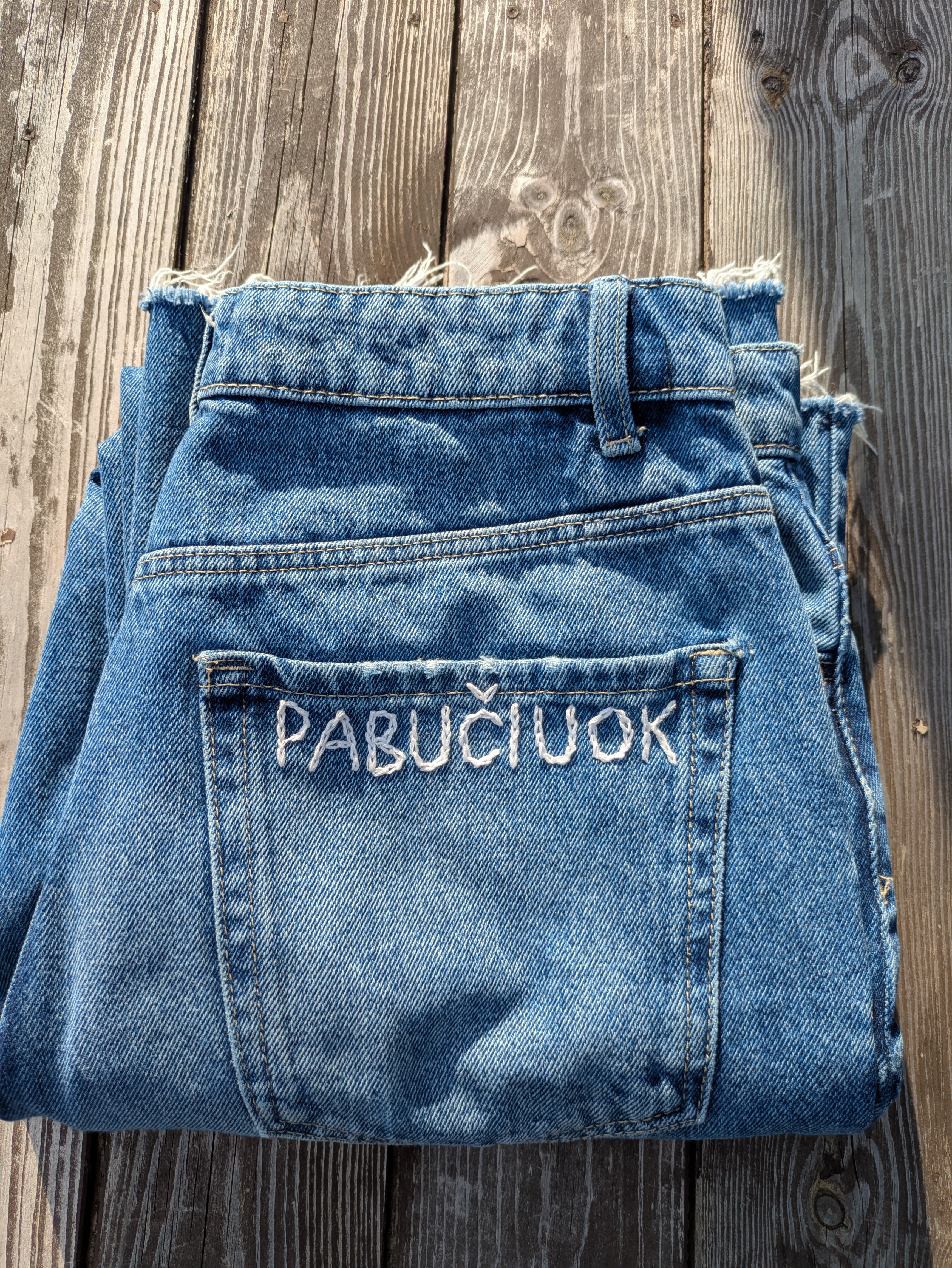 Džinsai ,,Pabučiuok''