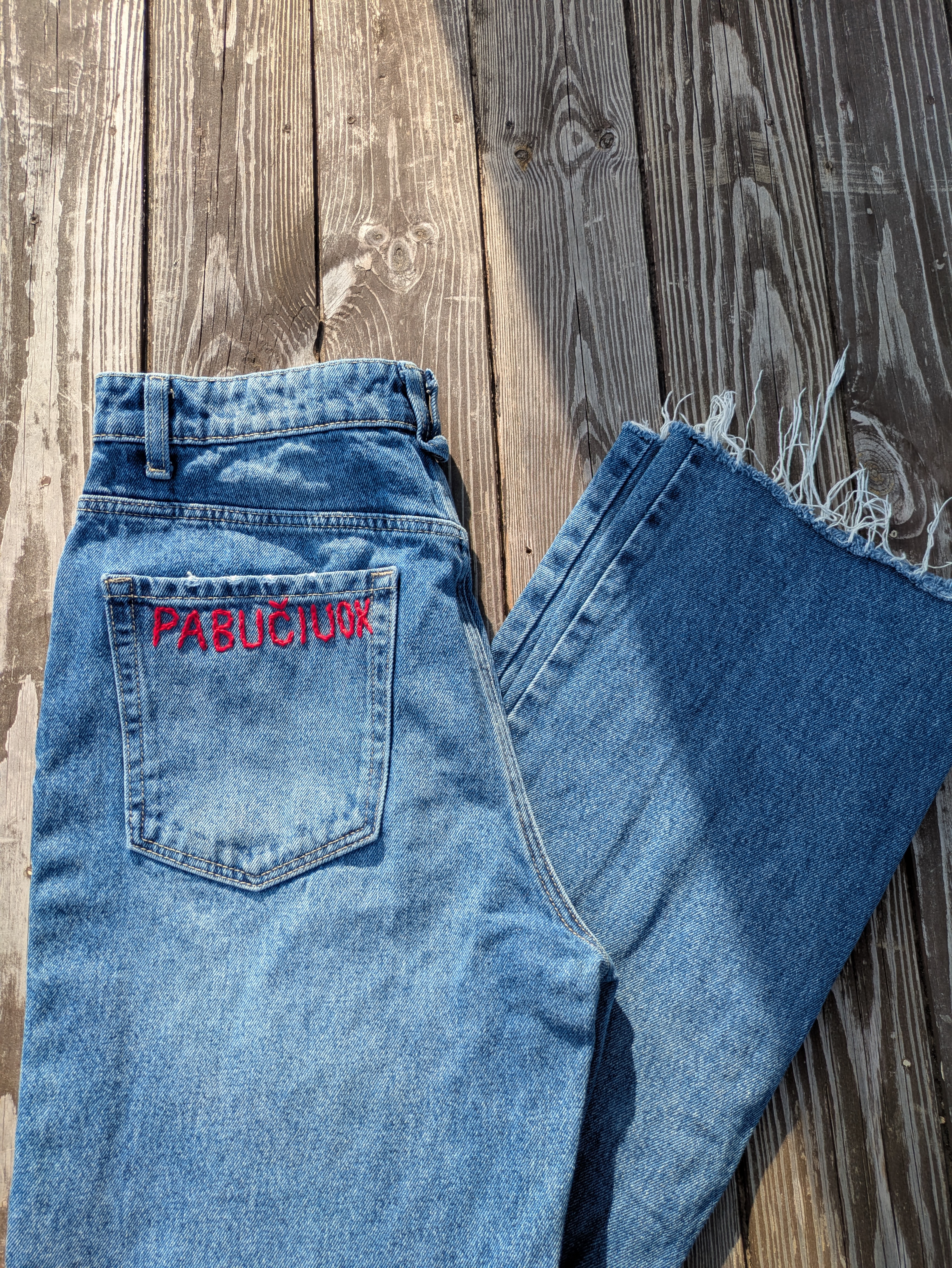 Džinsai ,,Pabučiuok''