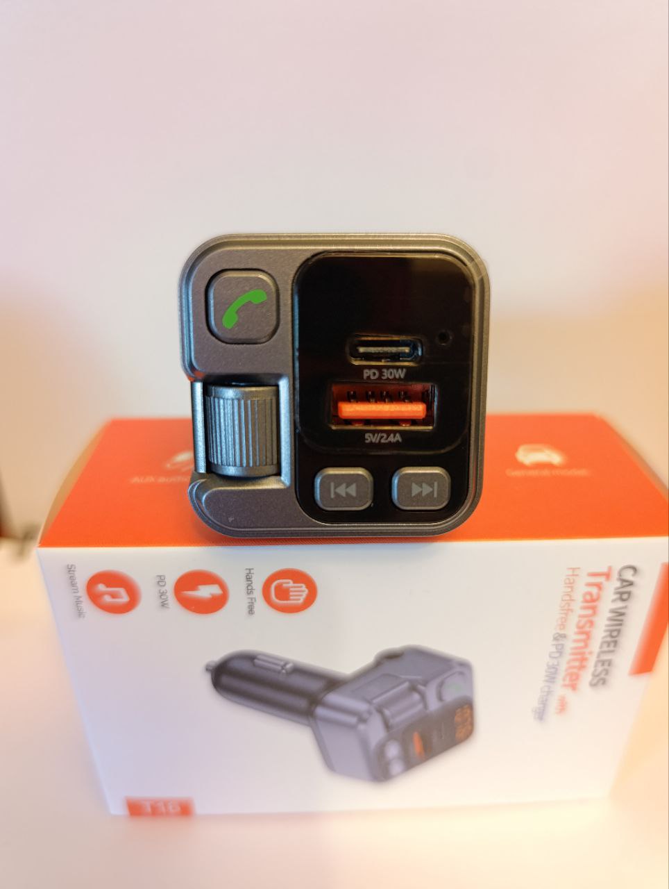 Bluetooth FM-трансмітер T16