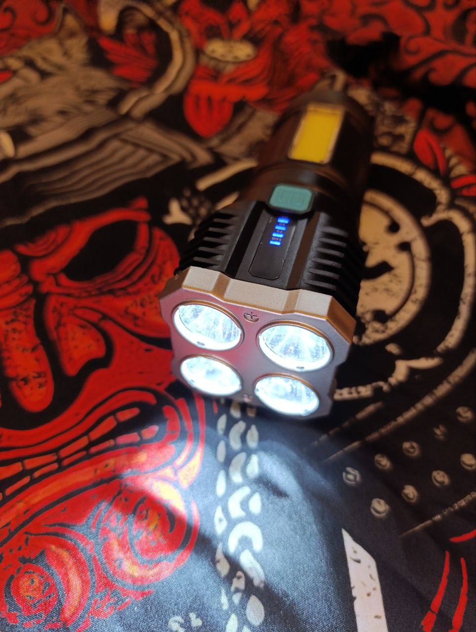 4 LED Ліхтарик