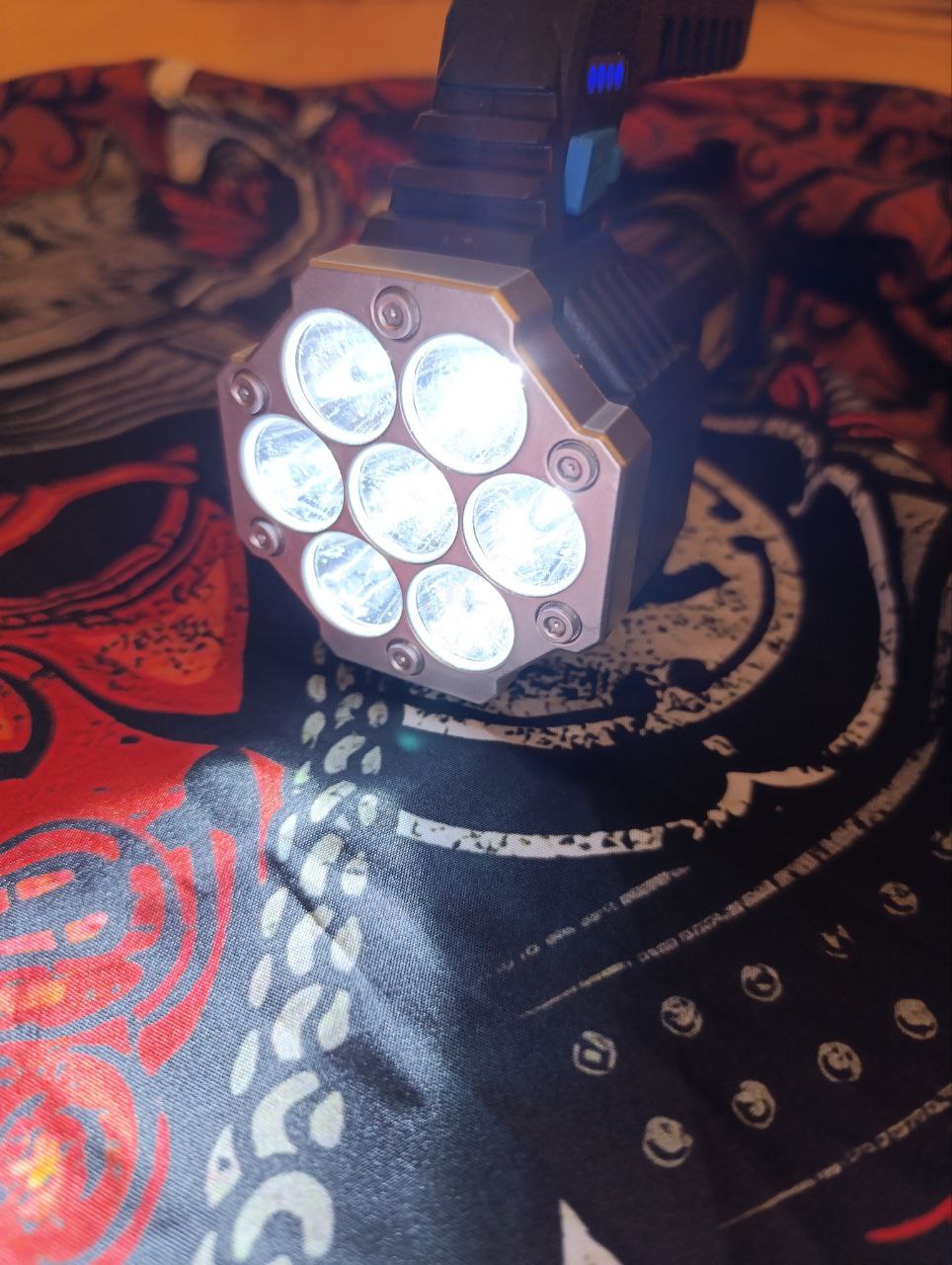 7 LED Ліхтарик