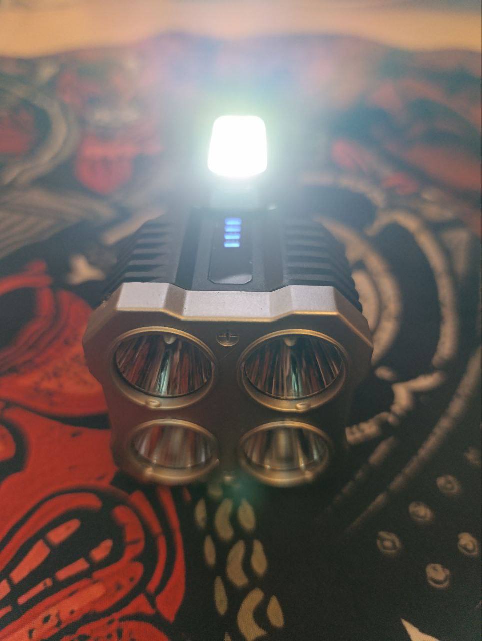 4 LED Ліхтарик