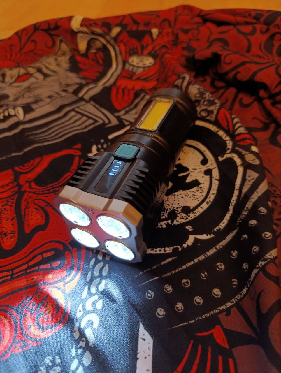 4 LED Ліхтарик