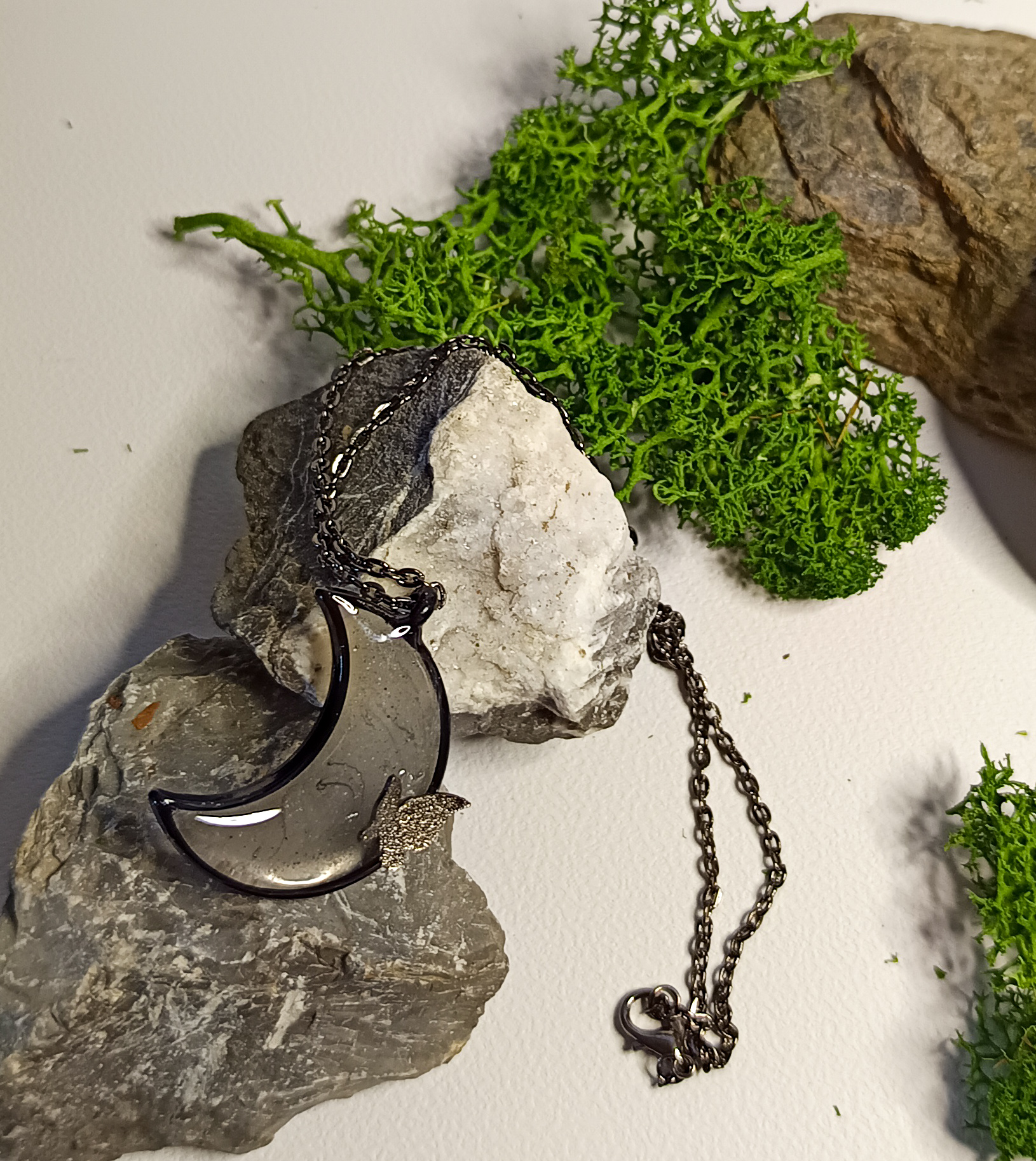 Collier Pendentif Lune et Papillon