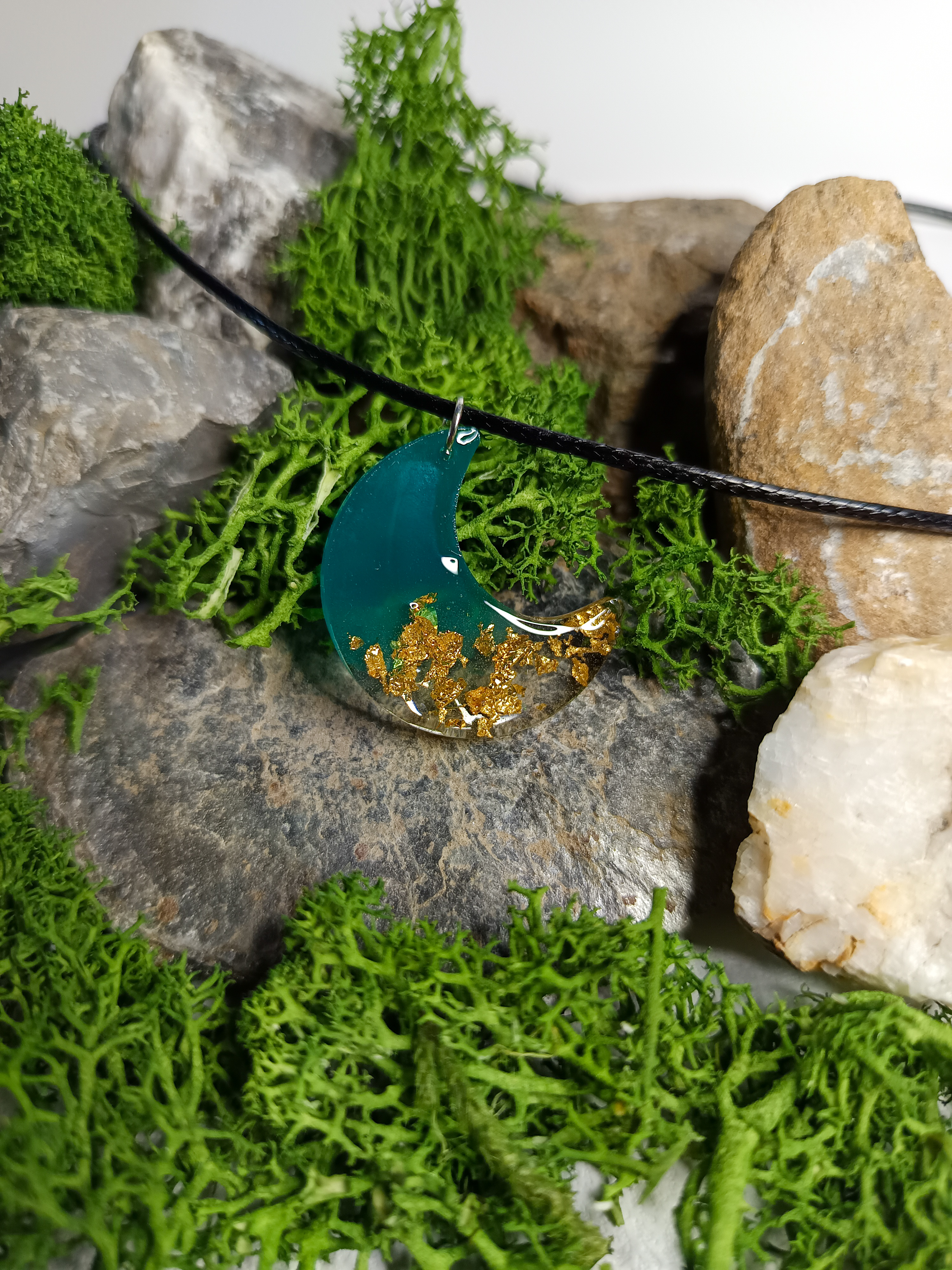 Collier pendentif en résine