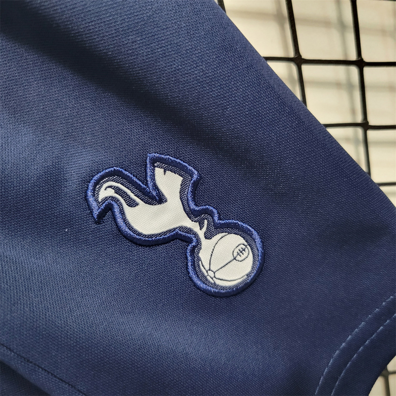 23-24 Tottenham home kids kit