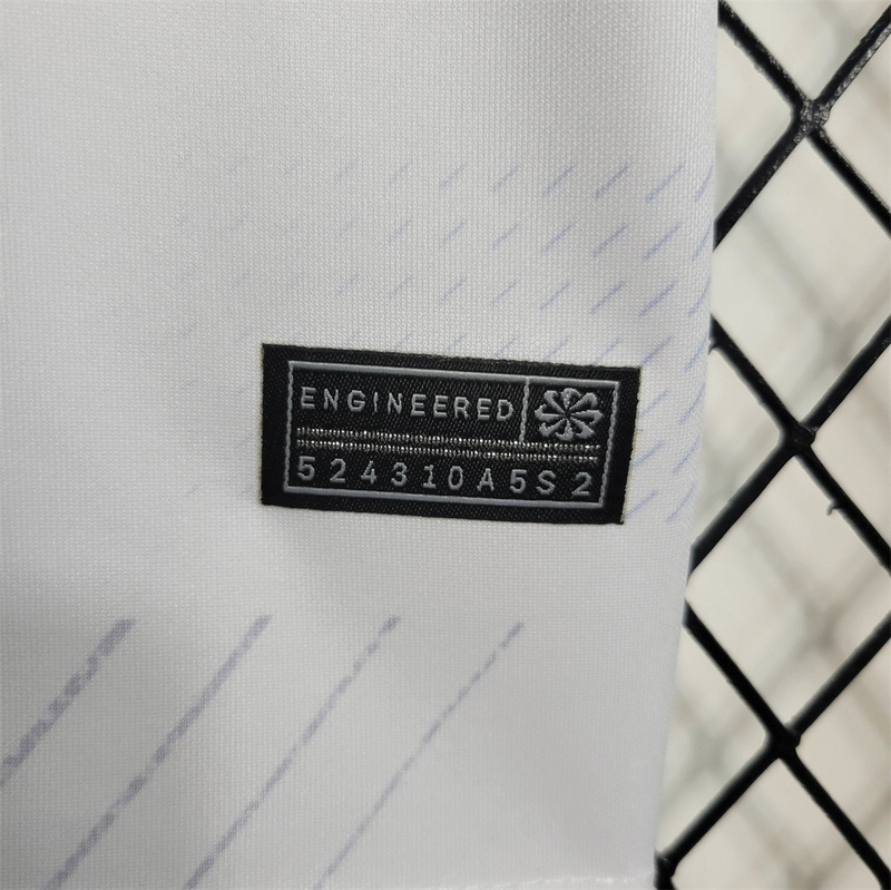 23-24 Tottenham home kids kit