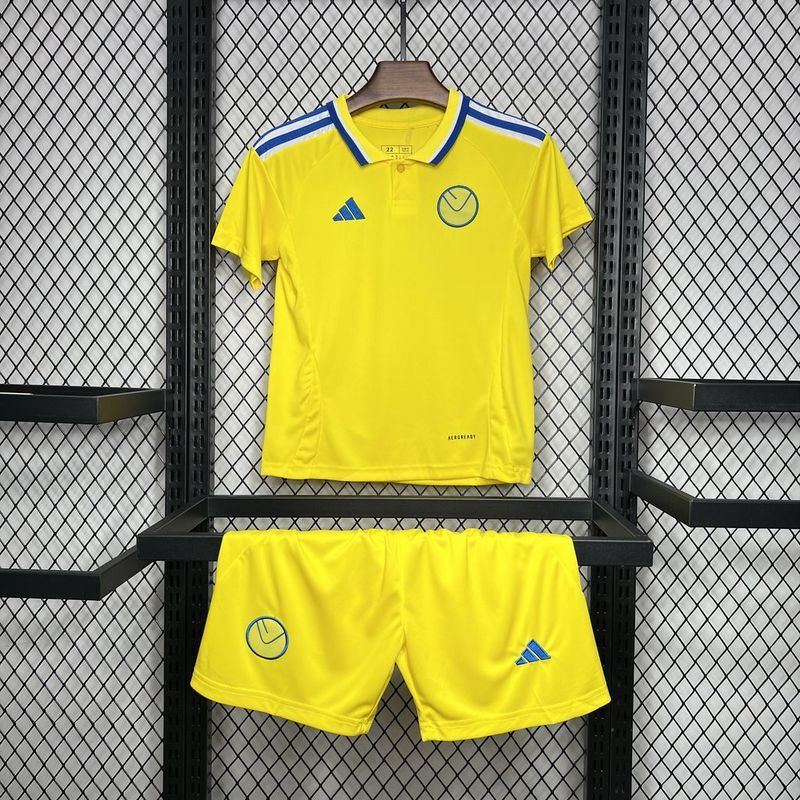 24-25 Leeds away kids kit