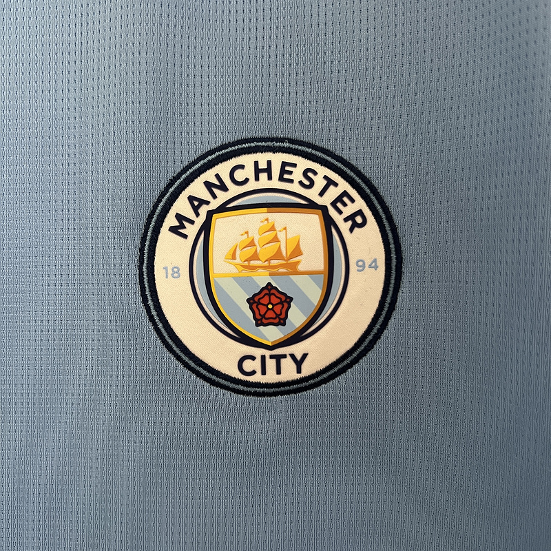 24-25 Man City home jersey