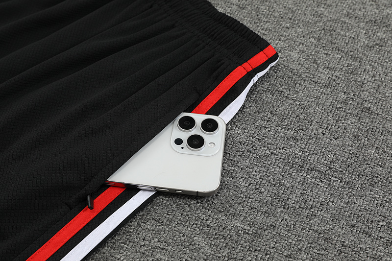 24-25 Man United black training suit2