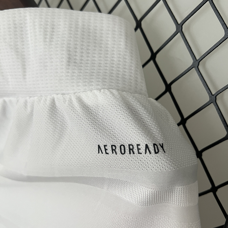 24-25 Man United home player verson shorts