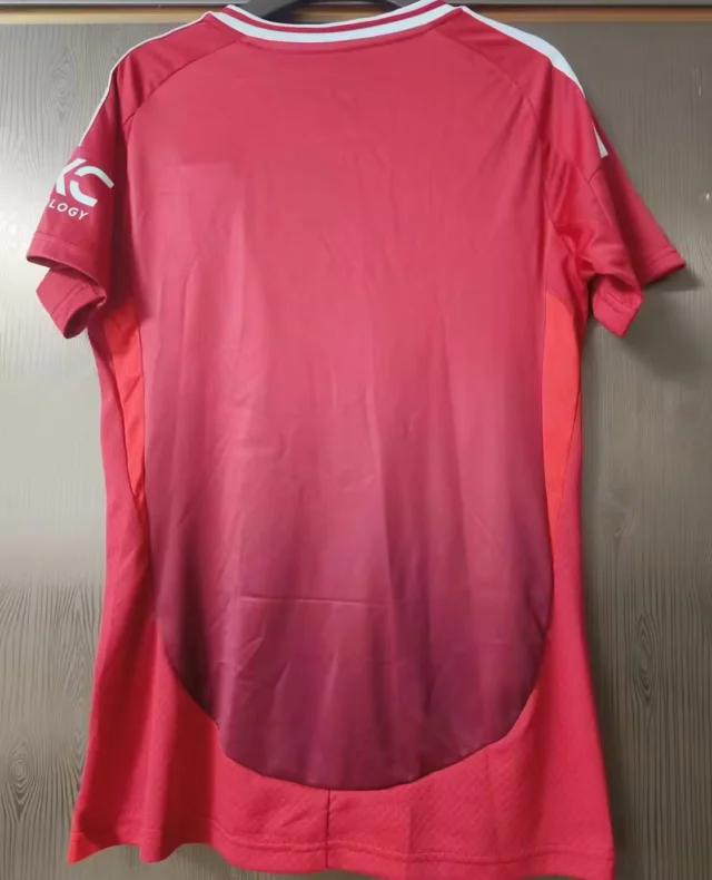 24-25 Man United home woman soccer jersey