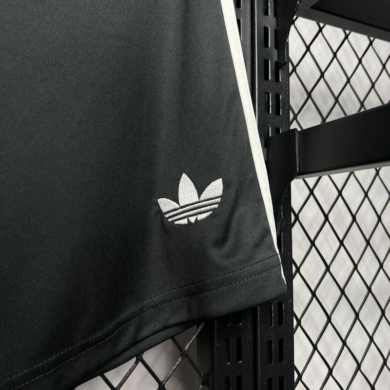 24-25 Man United Third away black shorts