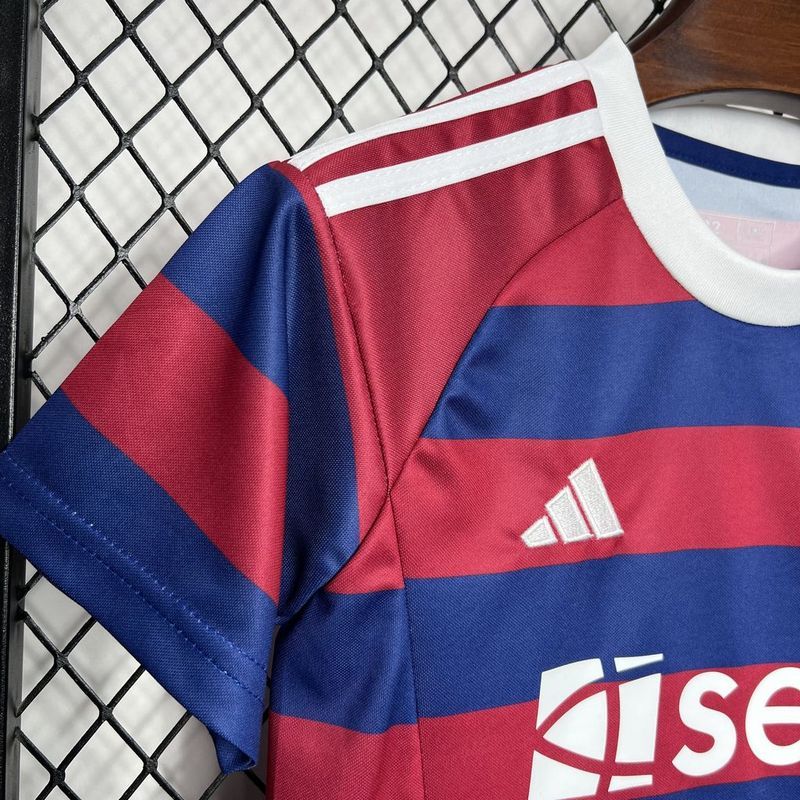 24-25 Newcastle away kids kit