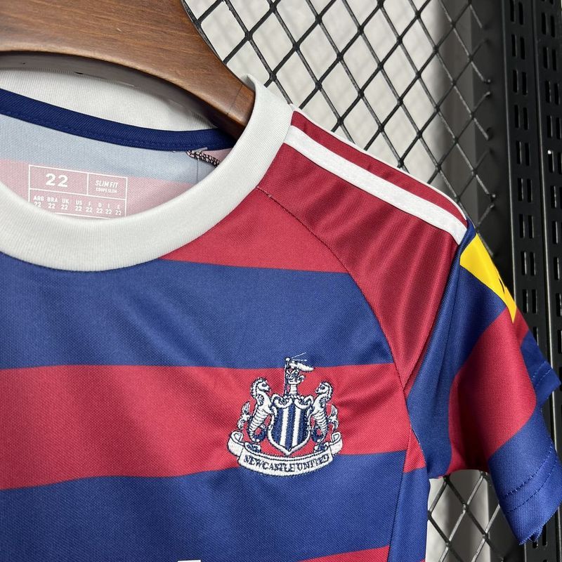 24-25 Newcastle away kids kit