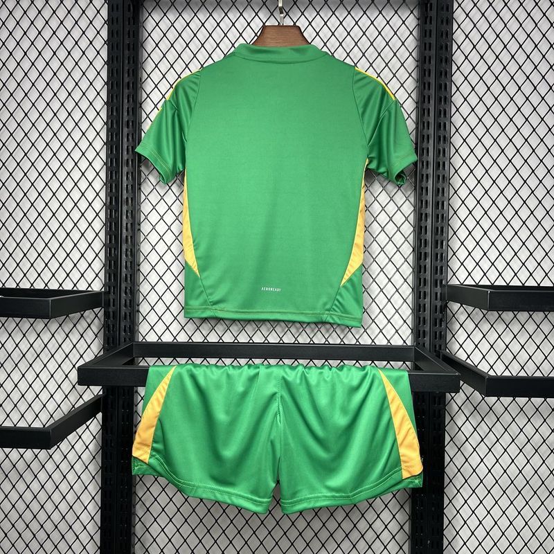 24-25 Newcastle green goalkeeper kids kit