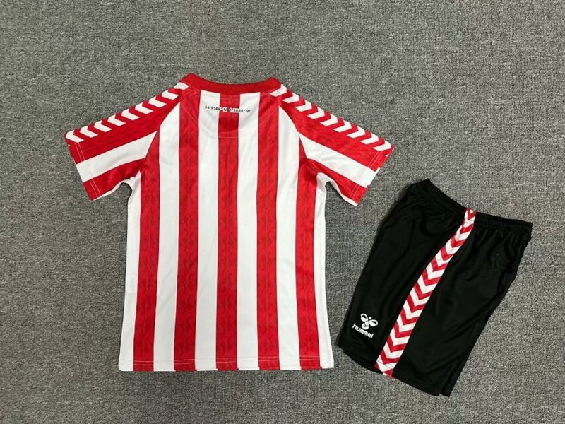 24-25 Sunderland home kids kit