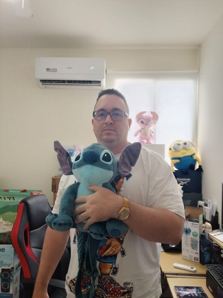 Mochila y peluche de Stitch