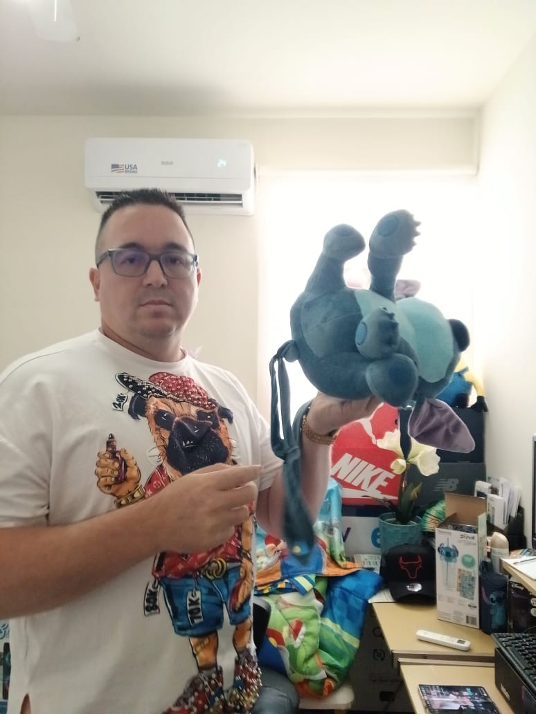 Mochila y peluche de Stitch