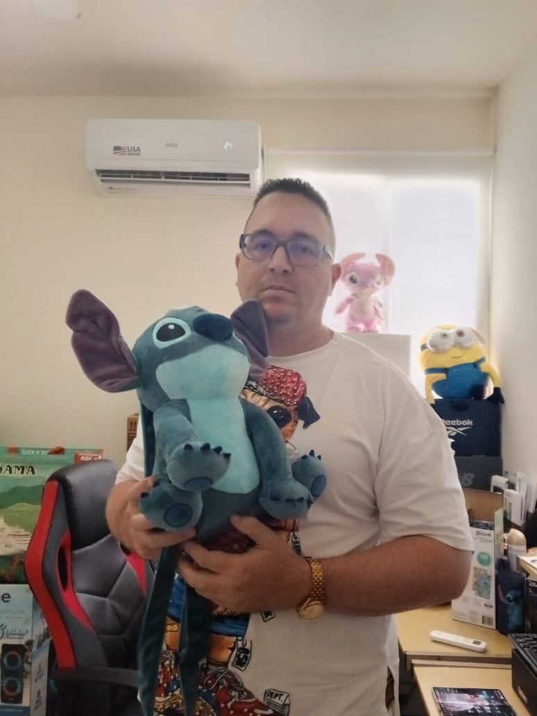 Mochila y peluche de Stitch