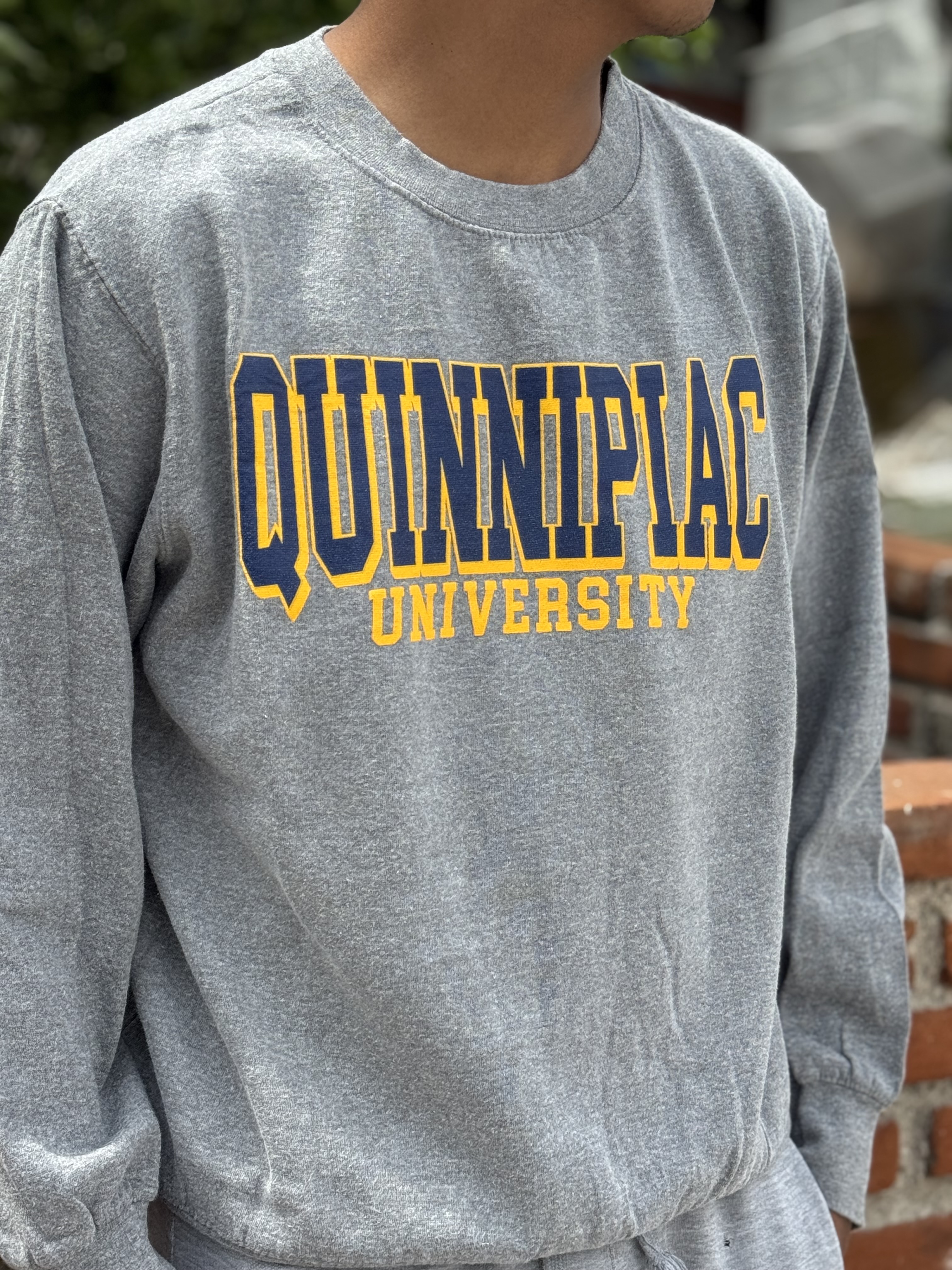CREWNECK QUINNIPIAC