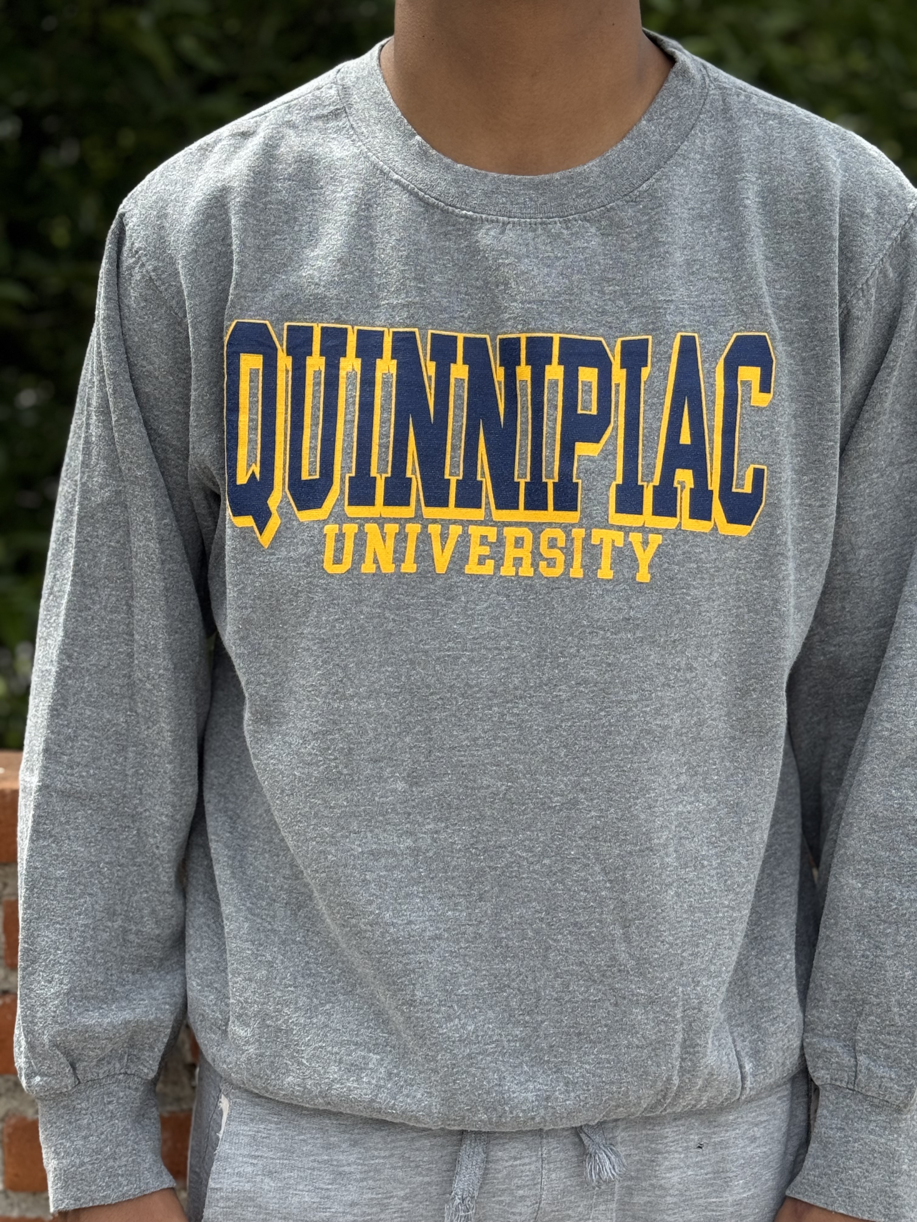 CREWNECK QUINNIPIAC