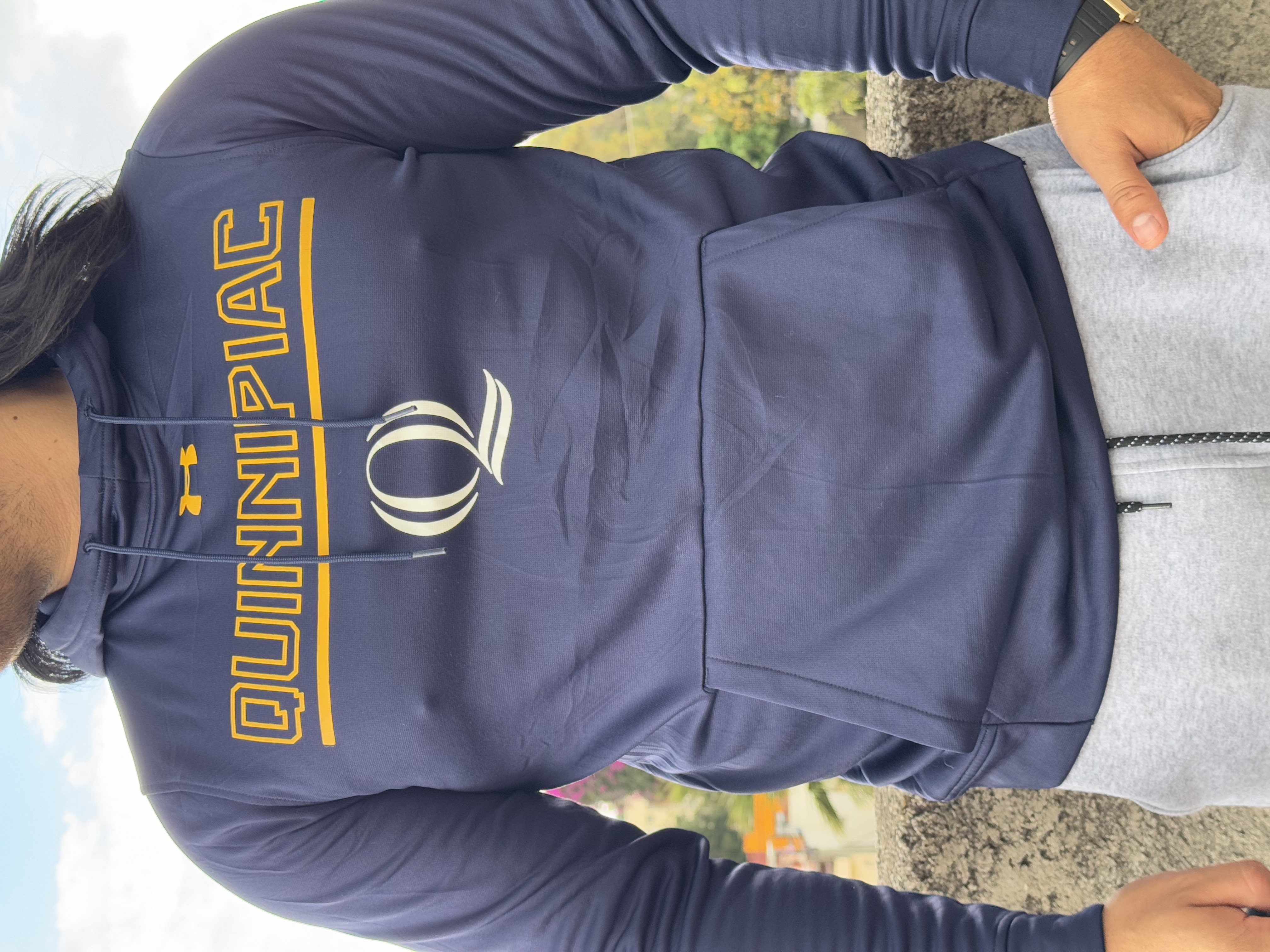 SUDADERA QUINNIPIAC