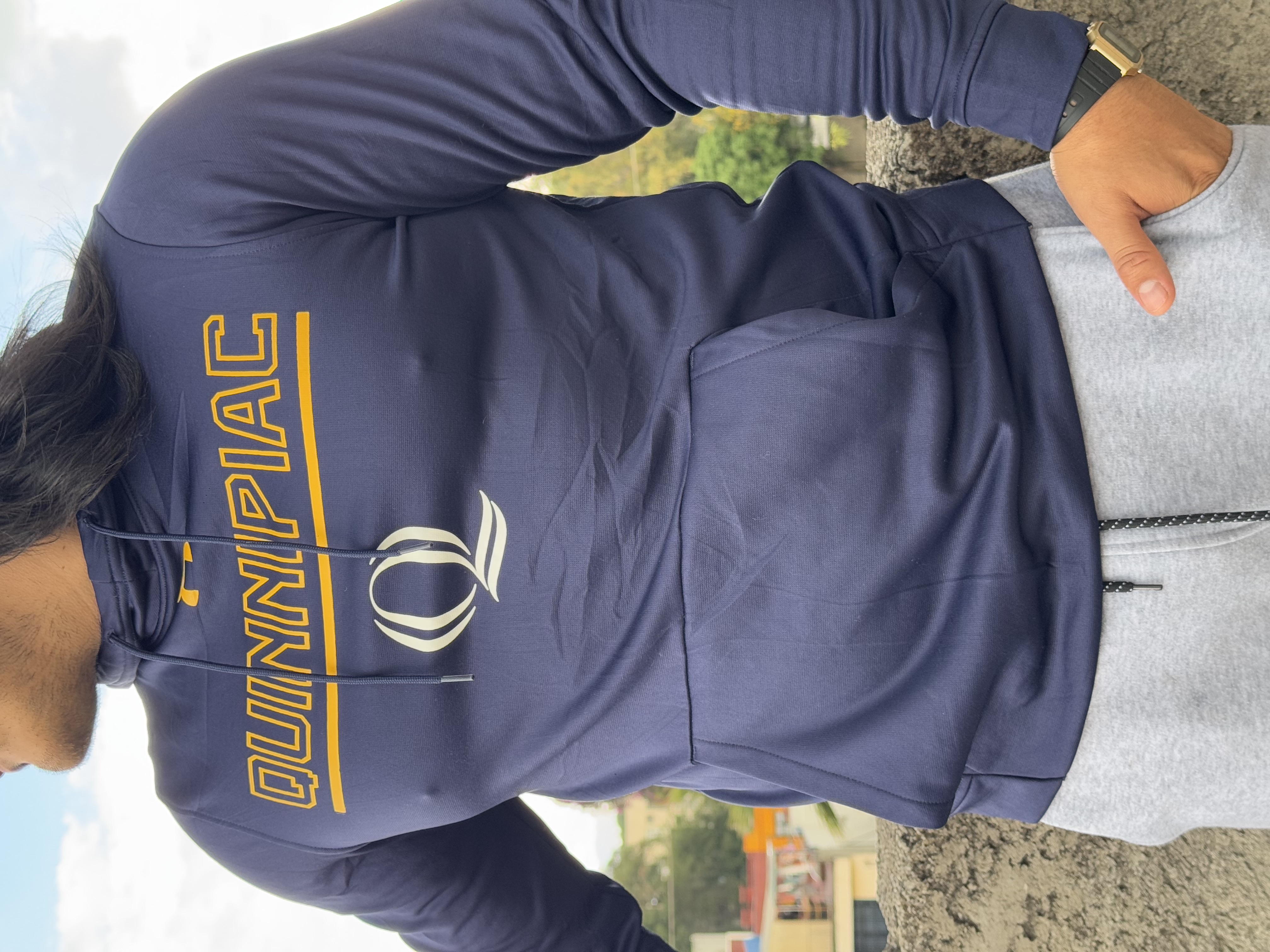 SUDADERA QUINNIPIAC