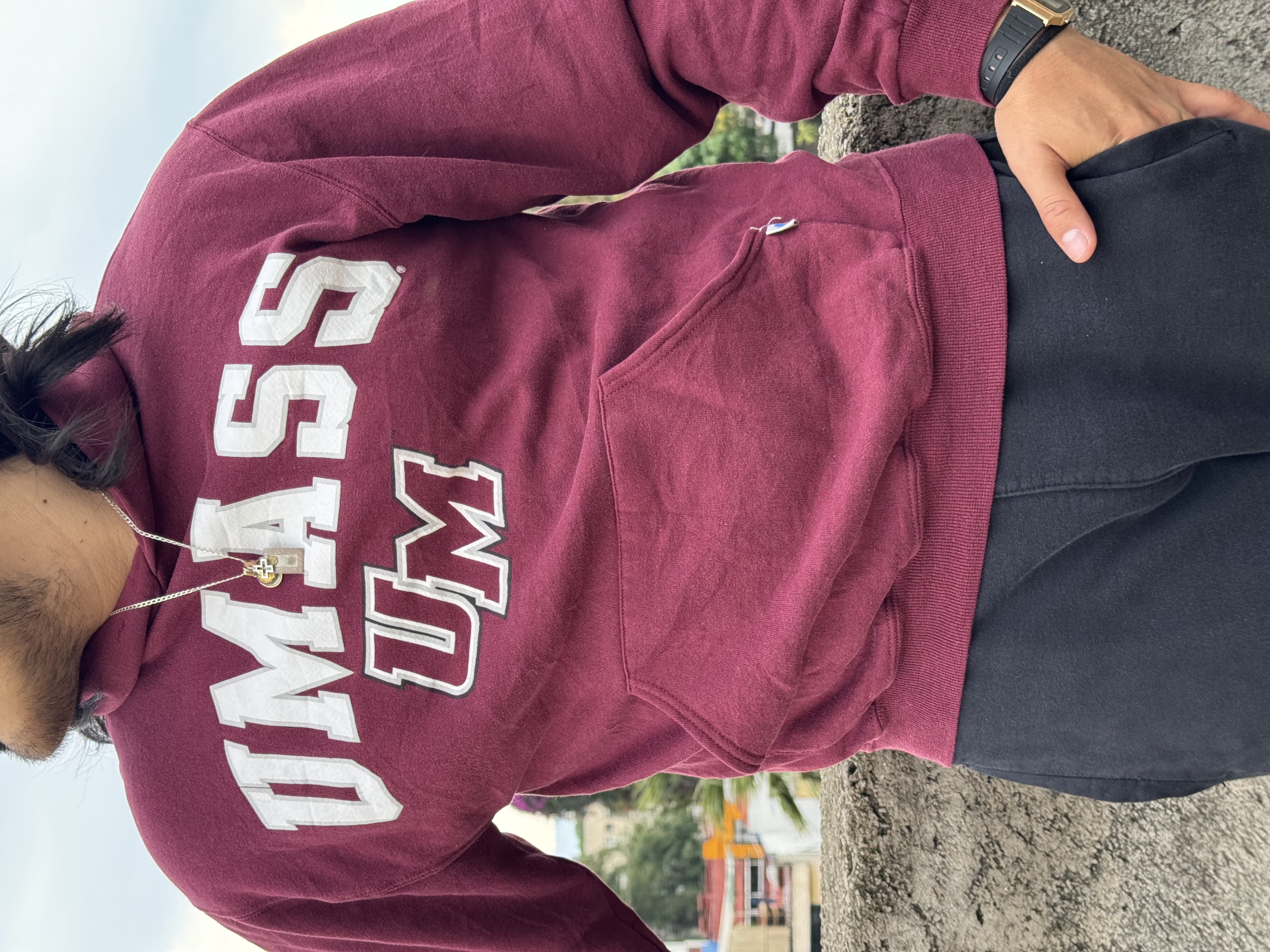 SUDADERA UMASS