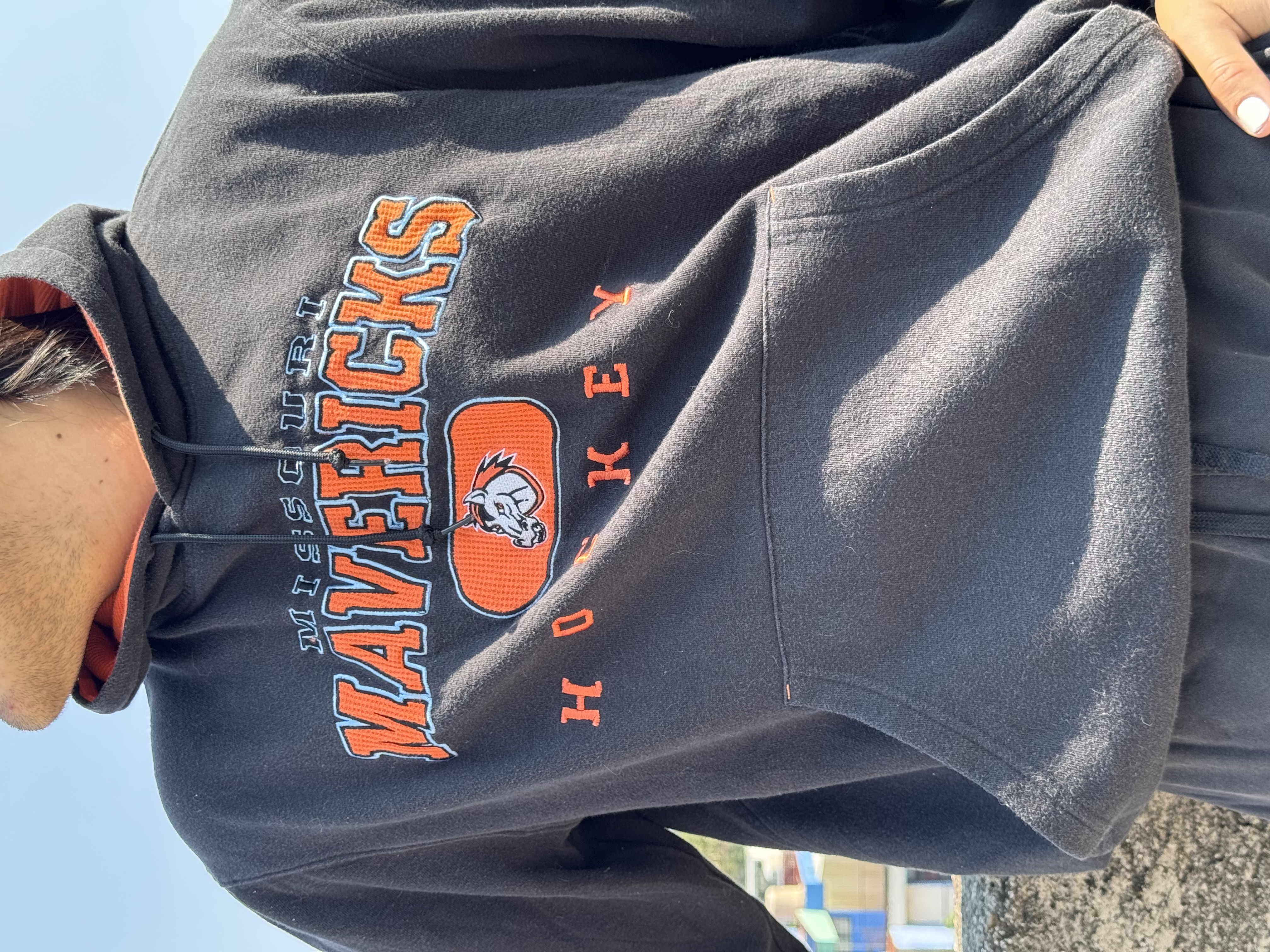 SUDADERA MAVERICKS HOCKEY