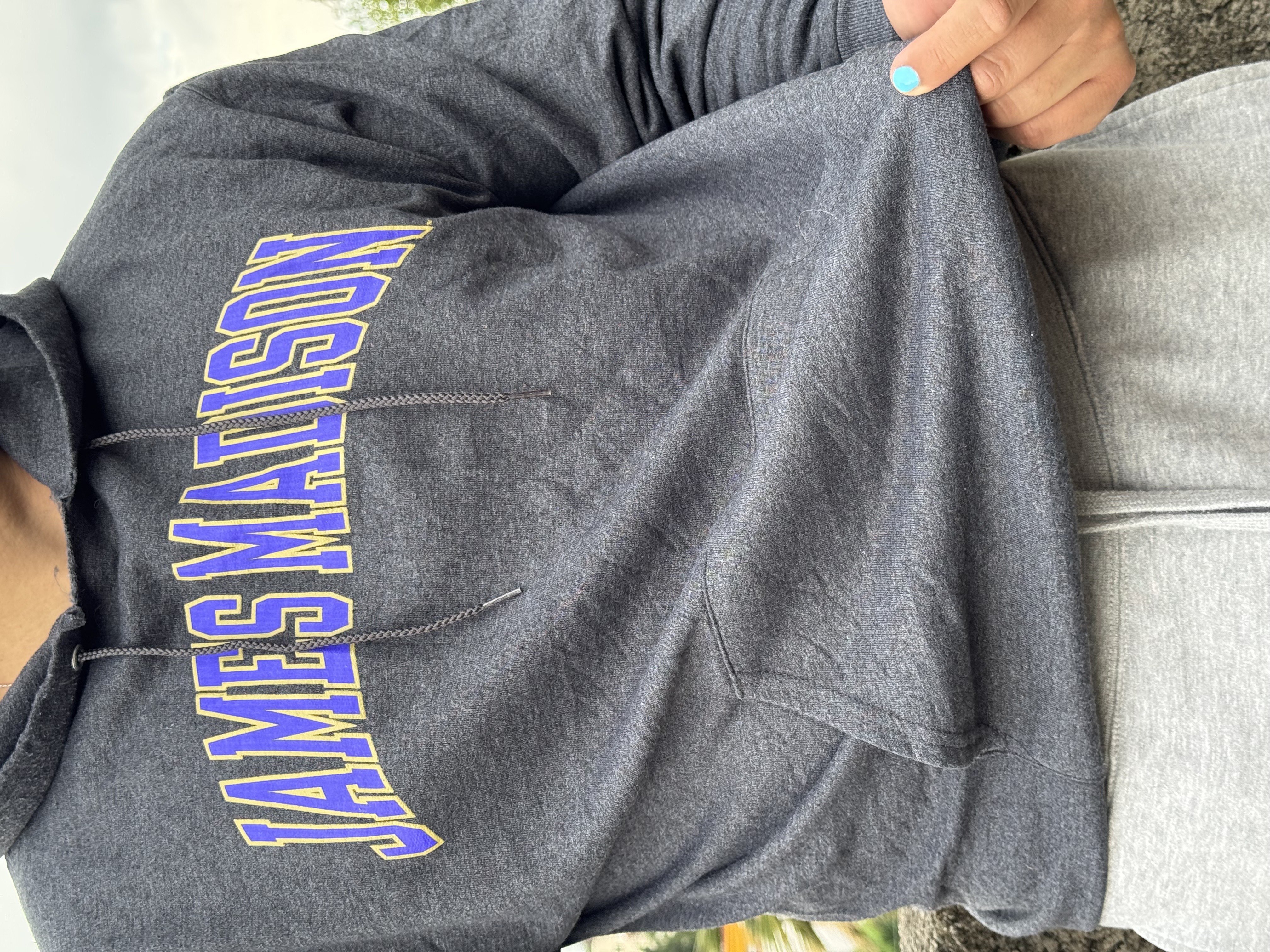 SUDADERA JAMES MADISON DUKES